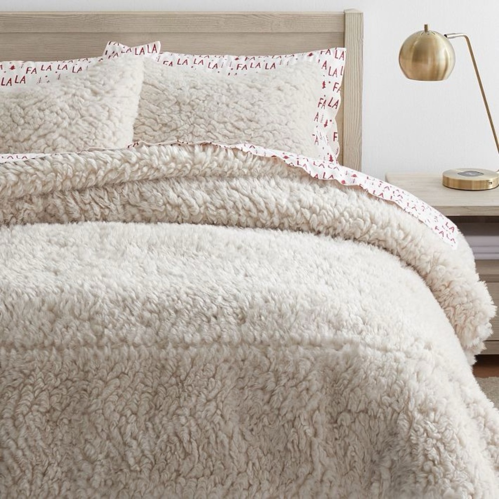 Pottery Barn Jumbo Sherpa Comforter Full/ Queen